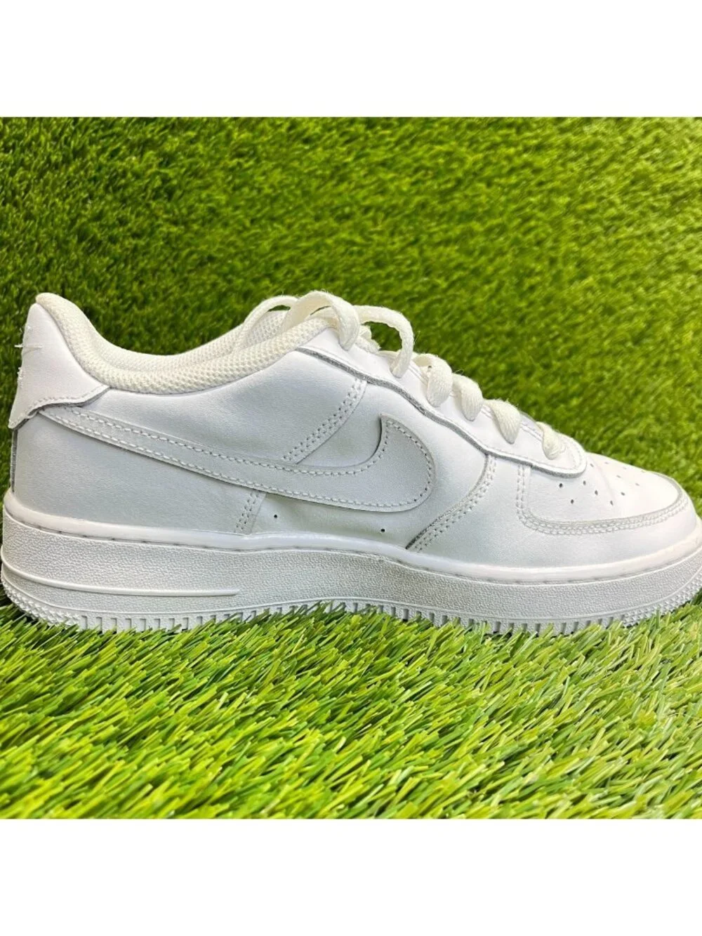 Nike Air Force 1 LE Low Boys Size 7Y White Athletic Lifestyle Shoes Sneakers